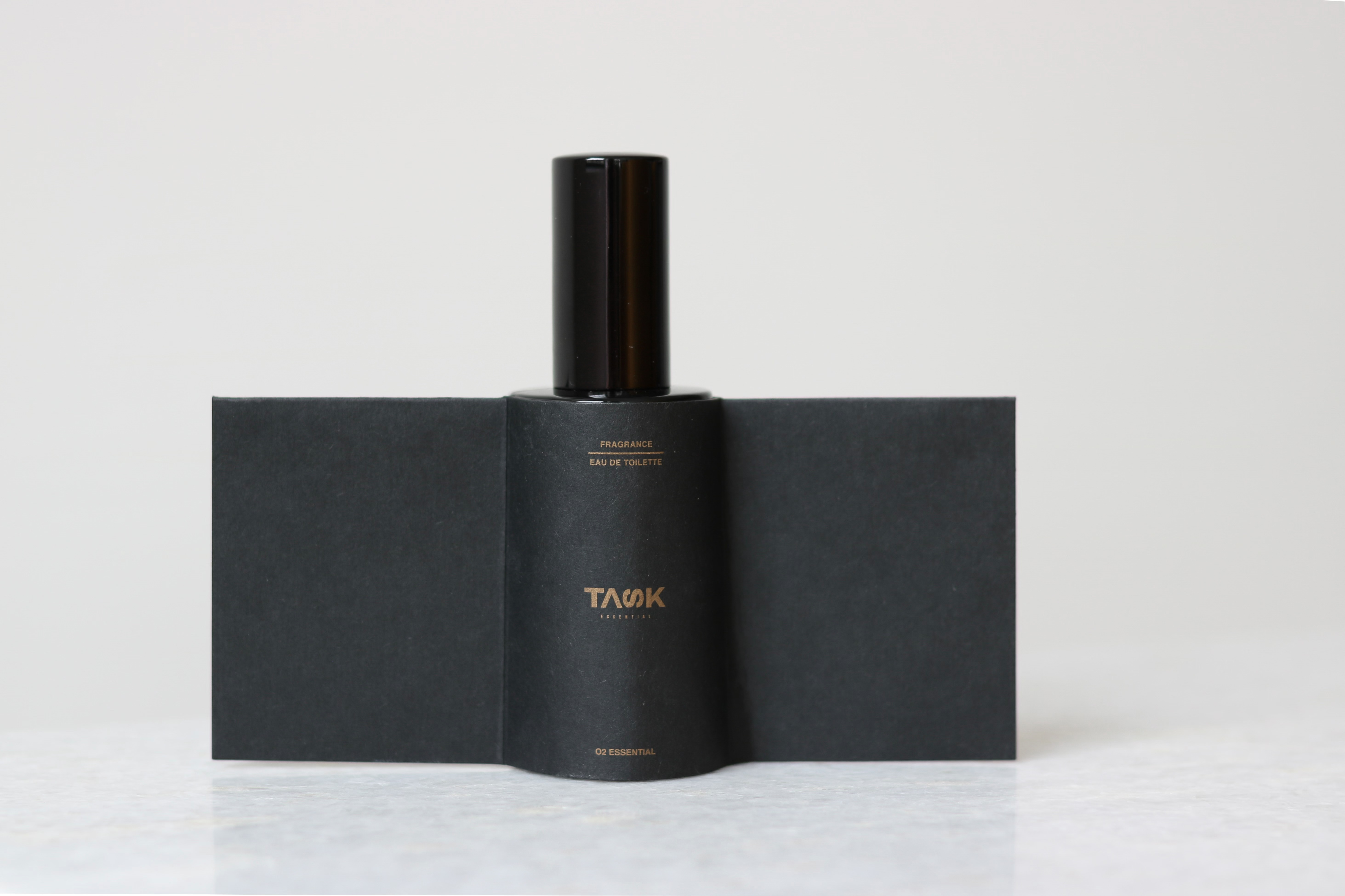 02 Essential Fragrance